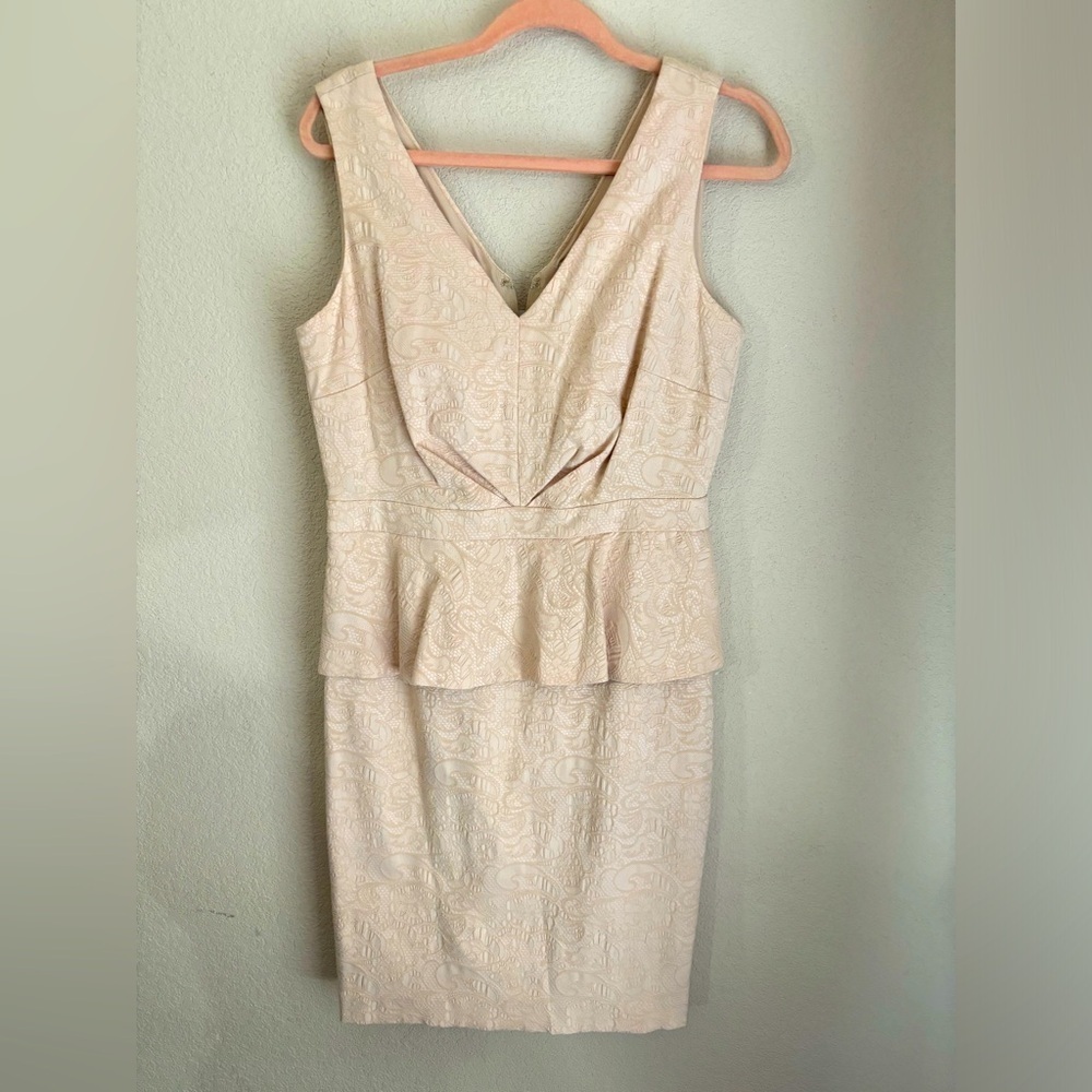 NWT Belle Badgley Mischka Cream Blush Floral Brocade Peplum Sheath Dress 10